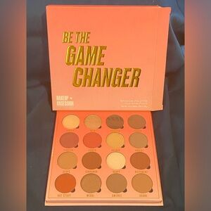 Revolution Be the Game Changer Eyeshadow Palette